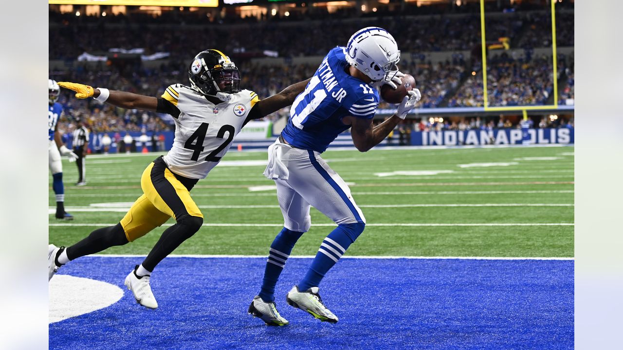 November 28, 2022: Pittsburgh Steelers linebacker Myles Jack (51) makes  tackle on Indianapolis Colts wide receiver Michael Pittman Jr. (11) during  NFL game in Indianapolis, Indiana. John Mersits/CSM Stock Photo - Alamy