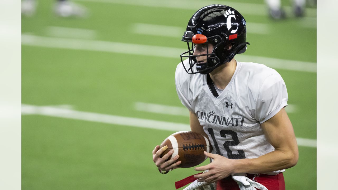 Wide receiver Alec Pierce runs official 4.41-second 40-yard dash at 2022  combine