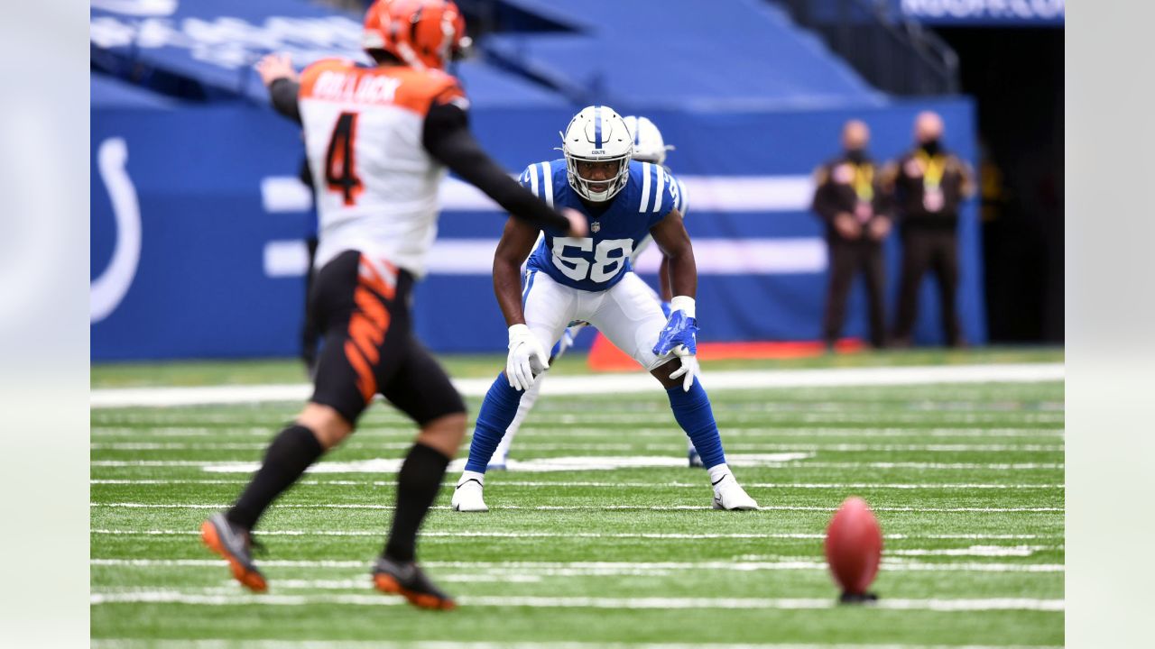 Indianapolis Colts battle Cincinnati Bengals at Lucas Oil Stadium