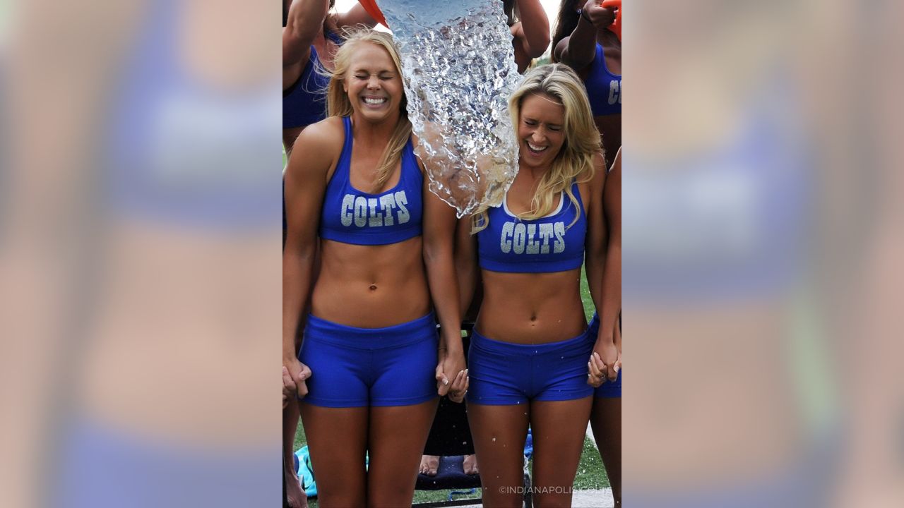 Dallas Cowboys cheerleaders do ALS Ice Bucket Challenge (GIF)