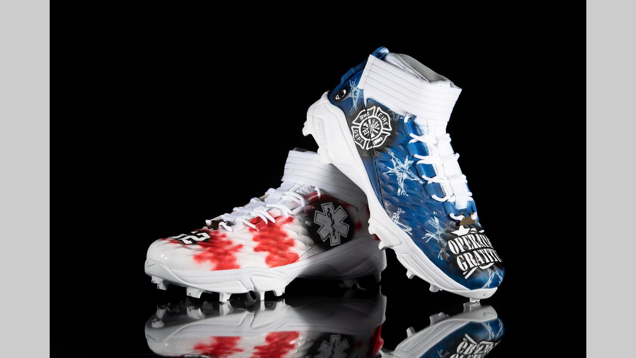South Bend, Indiana, USA. 22nd Oct, 2022. My cause, my cleats for