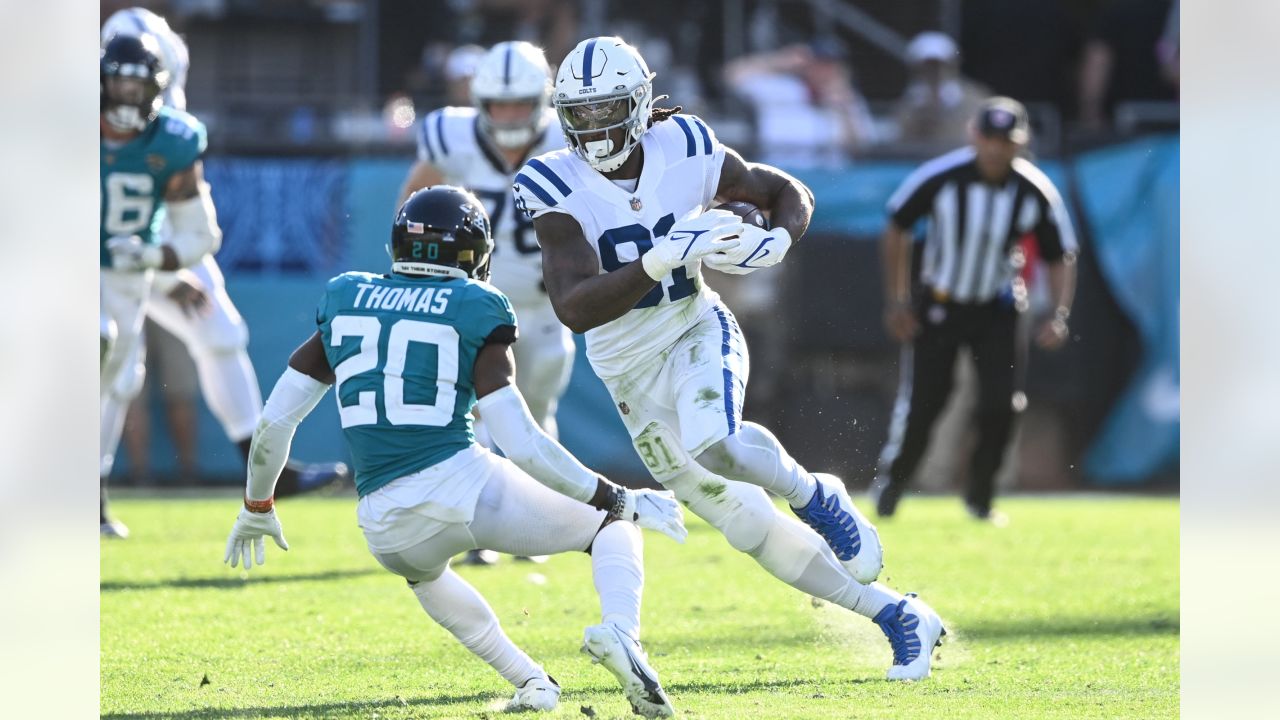 Indianapolis Colts tight end Mo Alie-Cox (81) catches a pass for a  touchdown against Oakland Raiders cornerback Gareon Conley (21) during the  first half of an NFL football game in Oakland, Calif., …