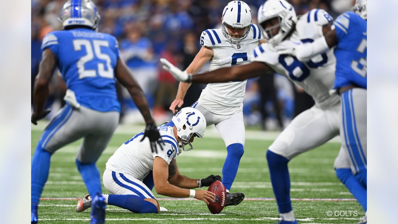 D'vonte Price of the Indianapolis Colts warms up before the preseason  News Photo - Getty Images