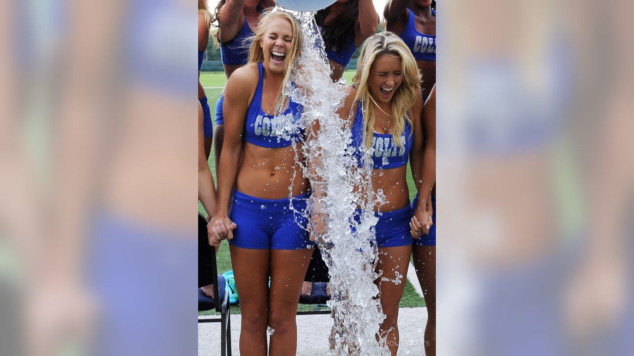 Dallas Cowboys cheerleaders do ALS Ice Bucket Challenge (GIF)