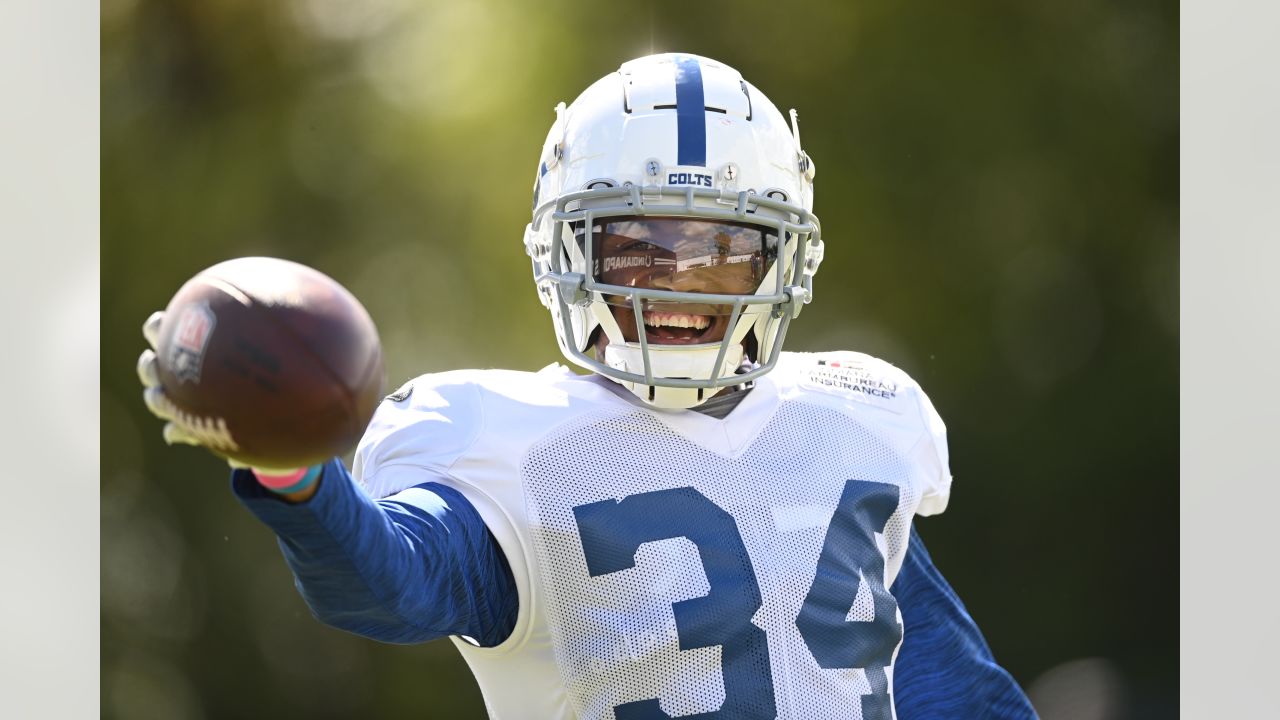 Indianapolis Colts cornerback Stephon Gilmore (5) drops into coverage  during an NFL football game against the Washington Commanders, Sunday, Oct.  30, 2022, in Indianapolis. (AP Photo/Zach Bolinger Stock Photo - Alamy