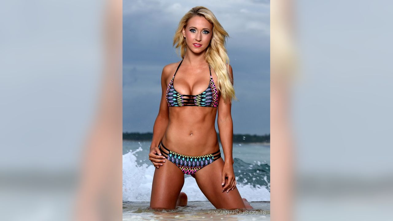 Cheer: Kaiti's Swimsuit Gallery