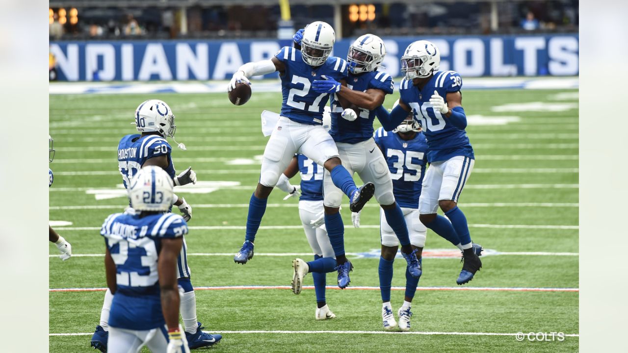 Xavier Rhodes' gutsy performance helps Colts seal win over 49ers