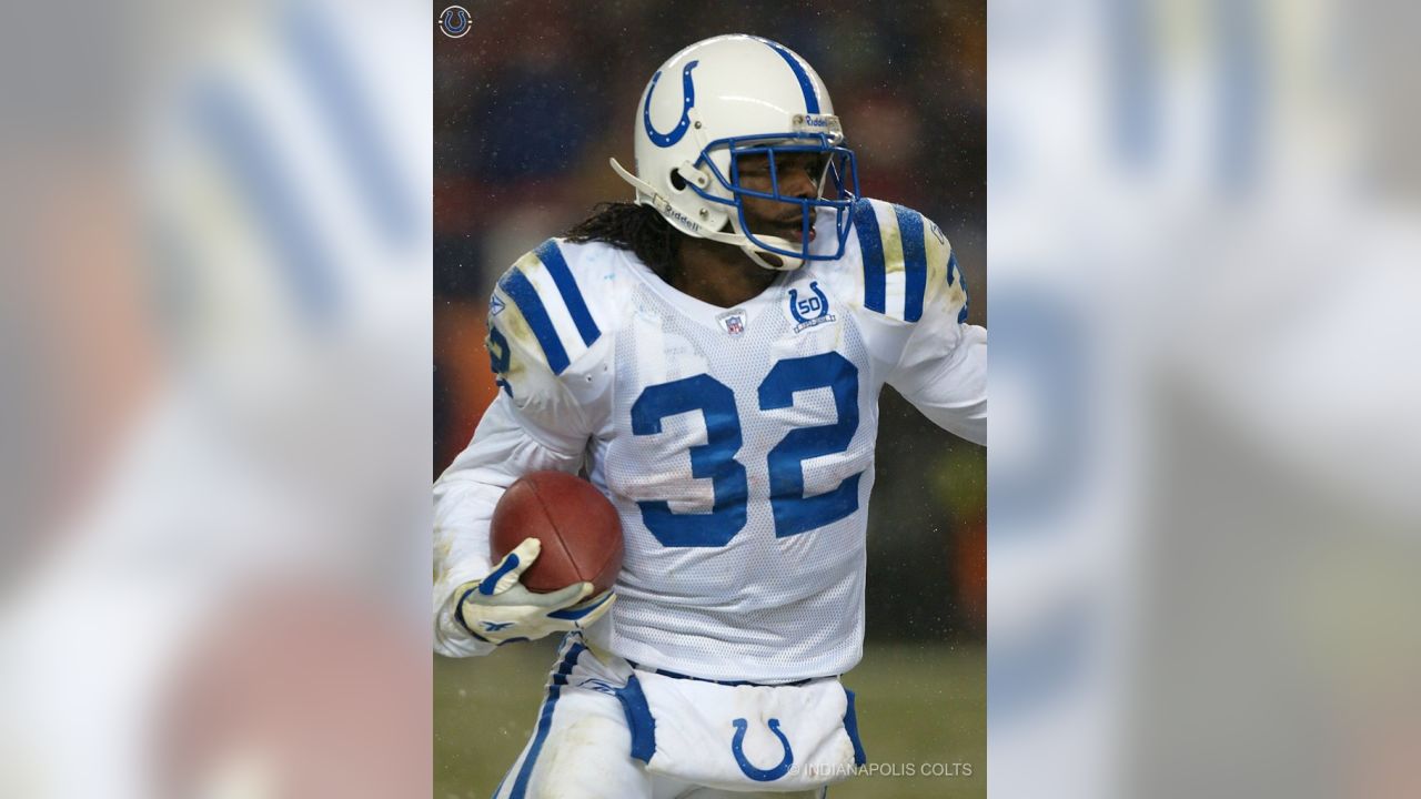 Pro Football Hall of Fame on X: First Look: The Bronzed Bust of  @EdgerrinJames32! #PFHOF20, @Colts