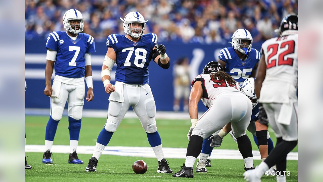 Indianapolis Colts center Ryan Kelly (78) looks over the defense