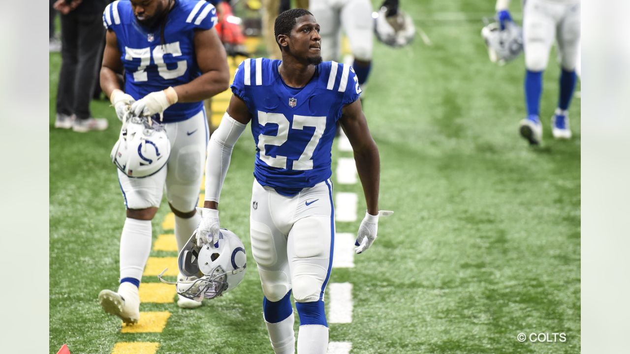 Xavier Rhodes' gutsy performance helps Colts seal win over 49ers