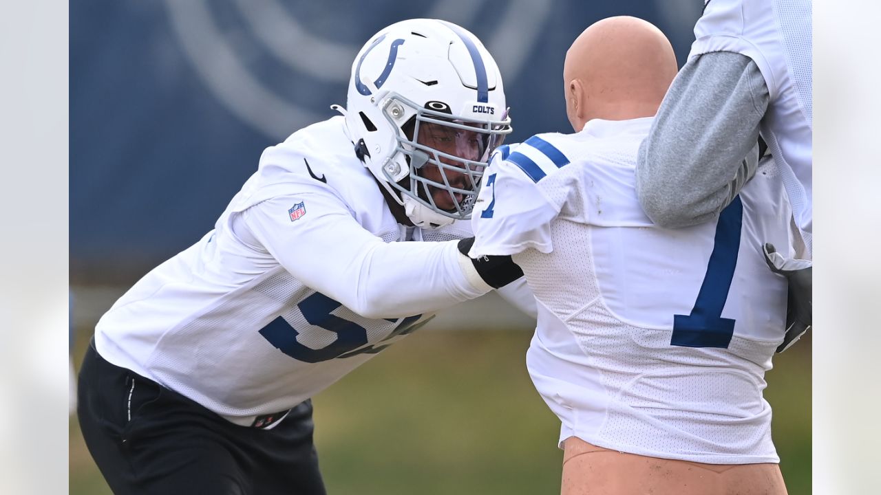 Colts re-sign DE Khalid Kareem