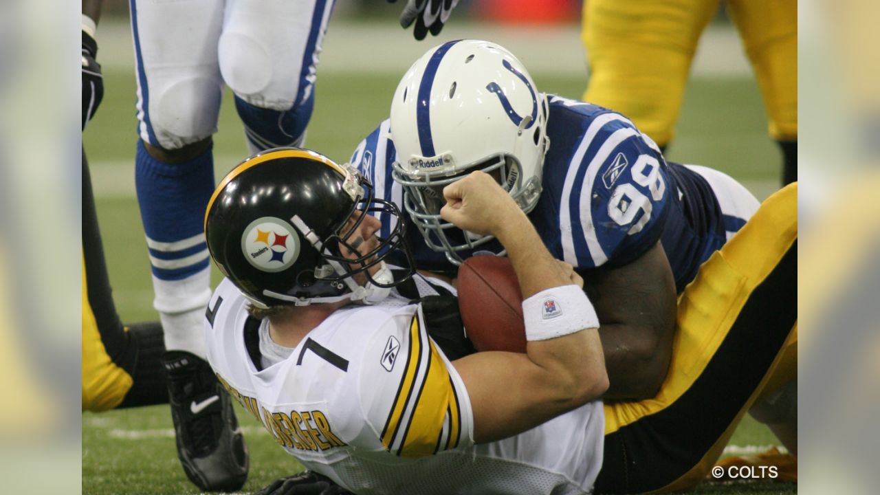 Colts to induct sack-master Robert Mathis into Ring of Honor