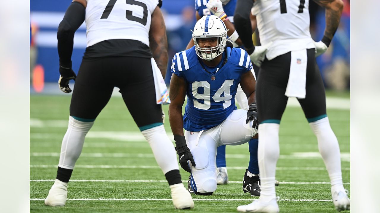 Colts re-signing Tyquan Lewis