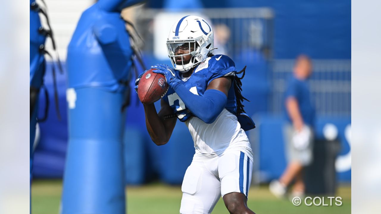 Colts Training Camp Notebook Day 1: Active Shaquille Leonard