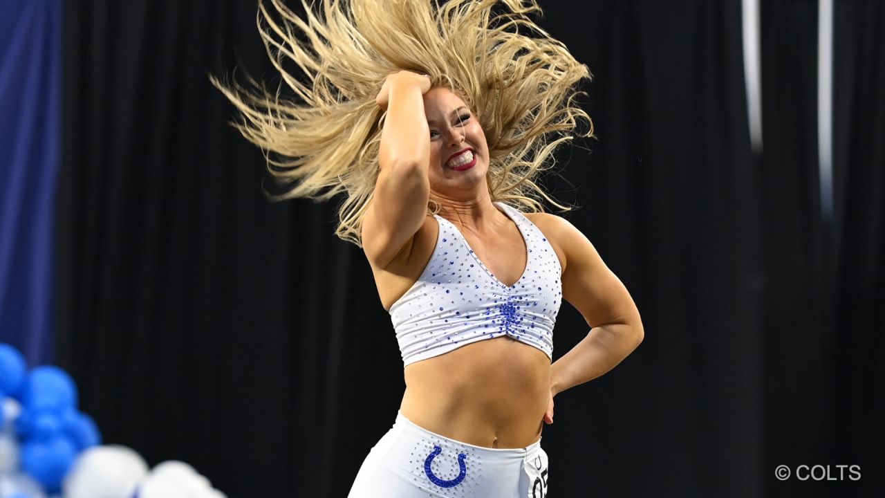 Congratulations @janelle_mckinney24 on becoming an Indianapolis Colts  Cheerleader! We are so #ukdtPROUD! We love you! 