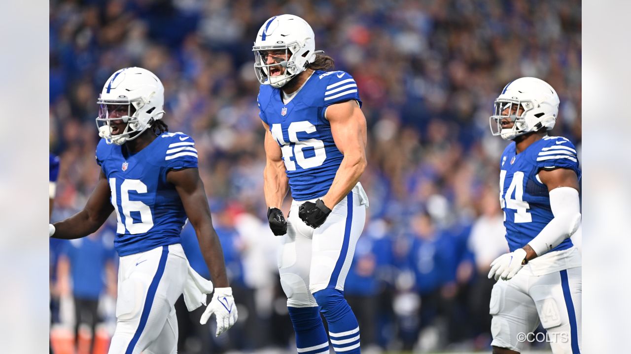 INDIANAPOLIS, IN - OCTOBER 16: Indianapolis Colts Long Snapper Luke Rhodes  (46) warms up for the