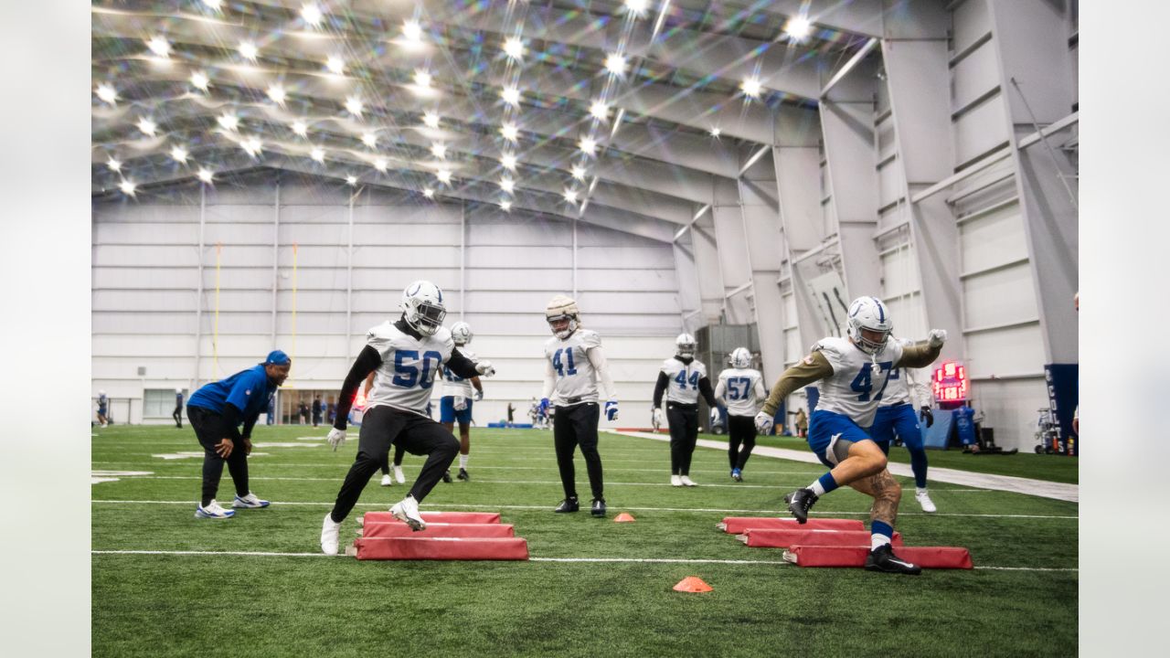 Indianapolis Colts cornerback Dallis Flowers (30) returns a punt during  practice at the NFL team's football training camp in Westfield, Ind.,  Thursday, Aug. 4, 2022. (AP Photo/Michael Conroy Stock Photo - Alamy