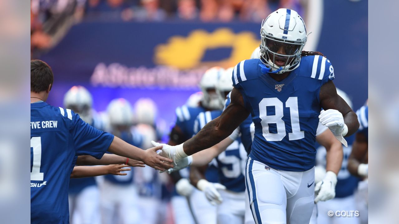 Indianapolis Colts tight end Mo Alie-Cox (81) runs a drill at the