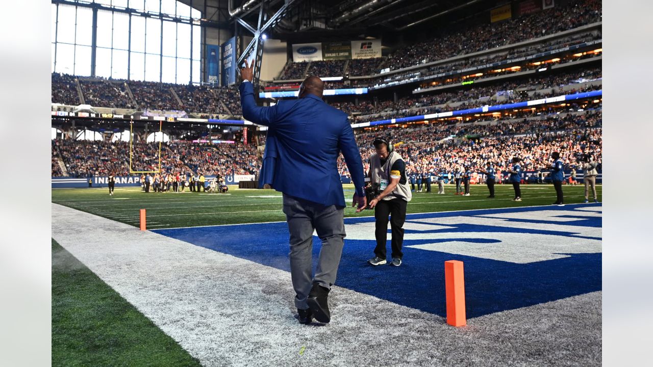 Colts to induct sack-master Robert Mathis into Ring of Honor against Tom  Brady, Bucs on Nov. 28