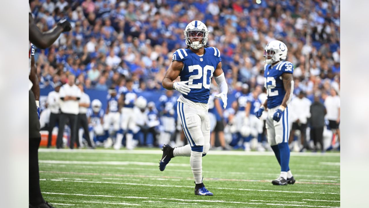 Indianapolis Colts safety Nick Cross (20) tackles Detroit Lions