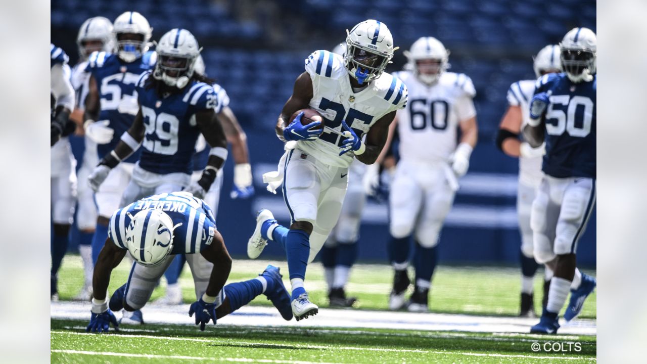 Cardinals sign veteran RB Marlon Mack to bolster backfield depth