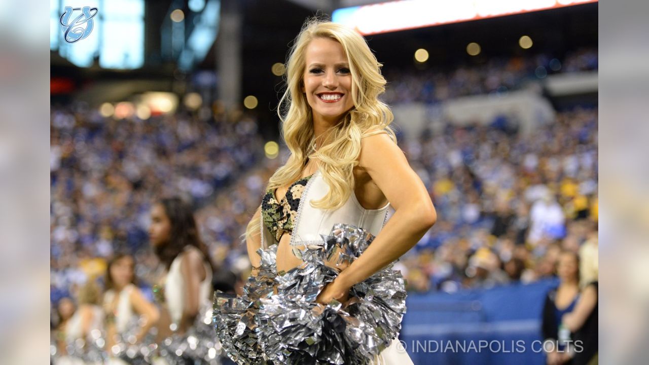 Tennessee Titans Cheerleaders & T-Rac - Titans vs Steelers 8/25