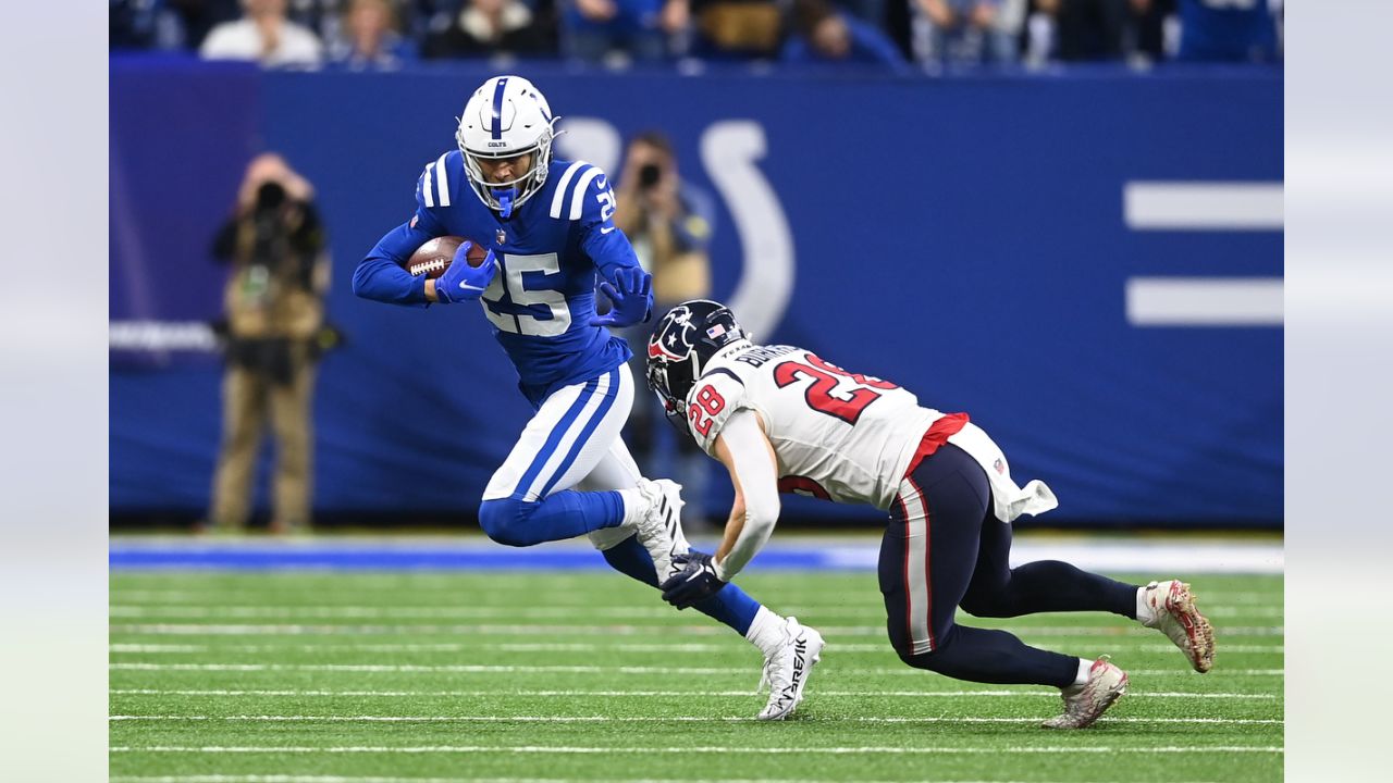 2022 Seventh-Round Pick Rodney Thomas II Continues To Shine For Colts, No  Matter Who Gets In His Way