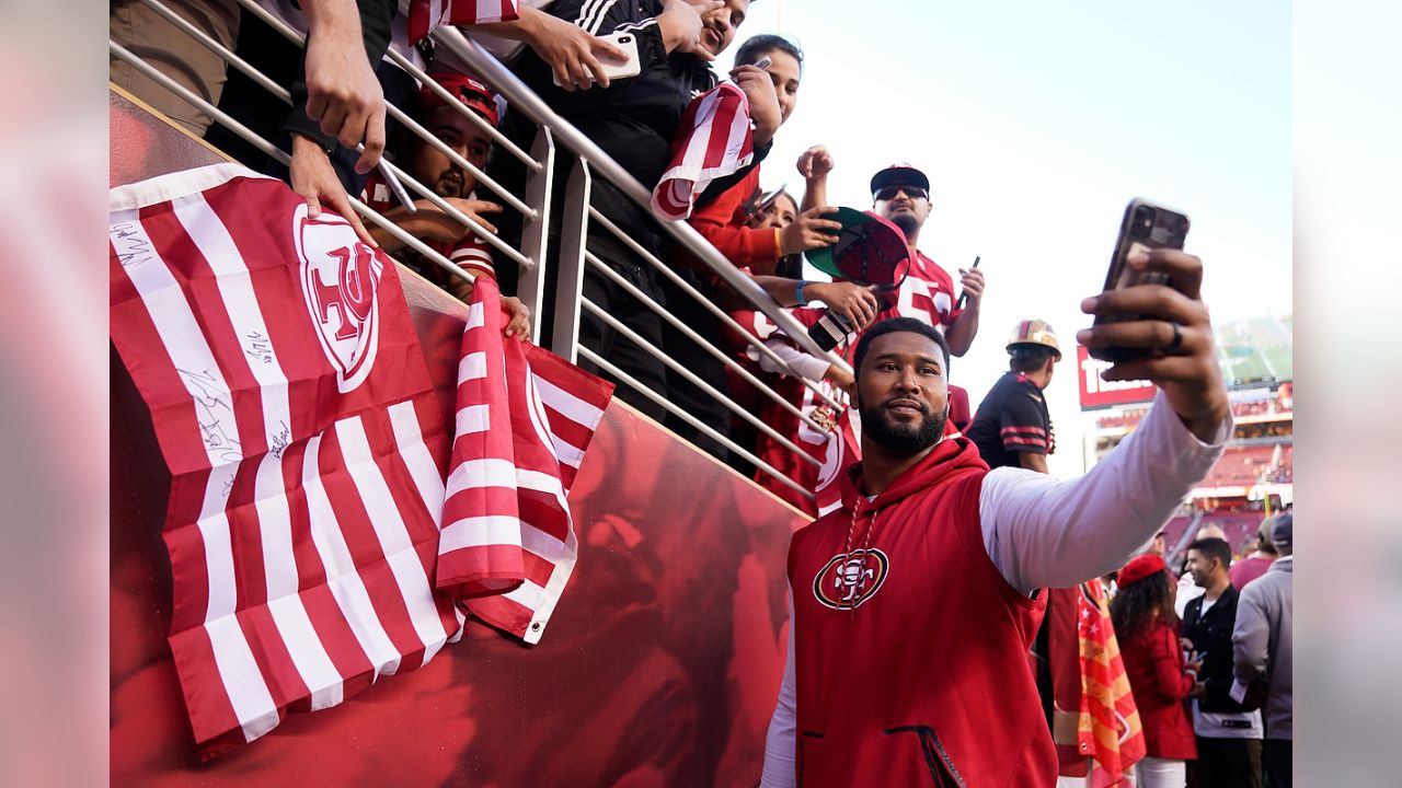 BREAKING: Former Duck DeForest Buckner Traded to Colts, Signs Long-Term  Deal - 750 The Game