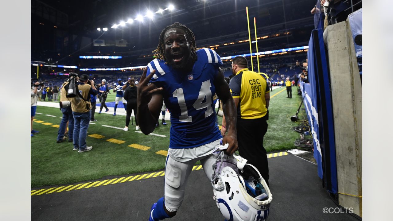 Indianapolis Colts wide receiver Zach Pascal runs a drill during practice  at the NFL team's football training camp in Westfield, Ind., Thursday, July  29, 2021. (AP Photo/Michael Conroy Stock Photo - Alamy