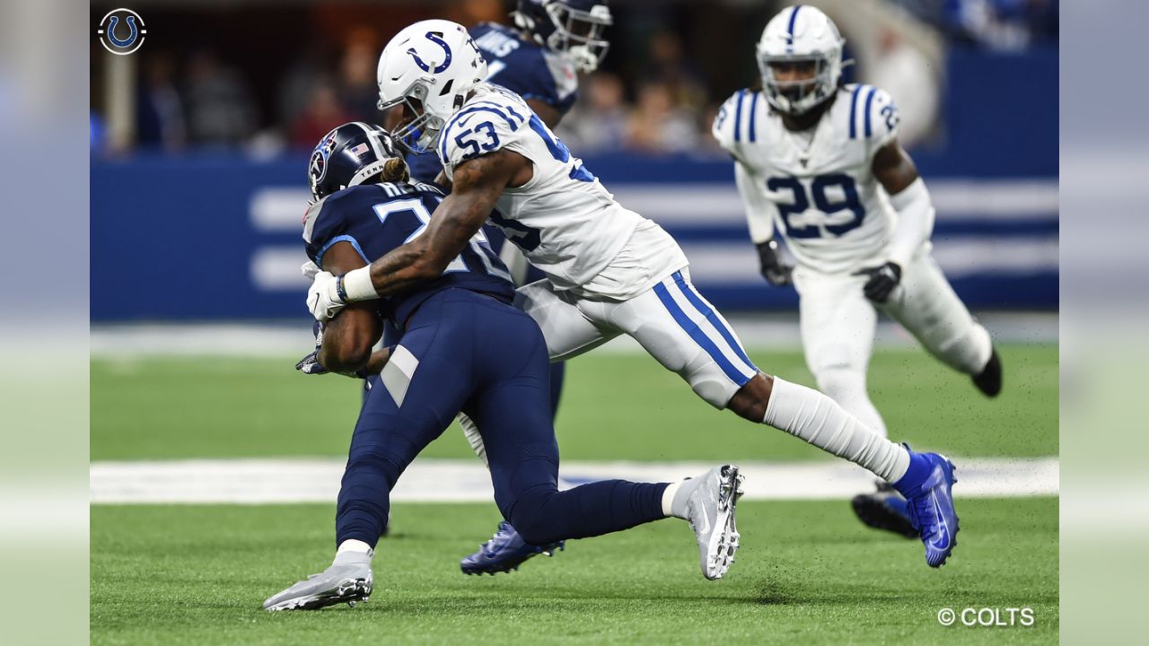 Colts' Darius Leonard pays it forward at Cracker Barrel