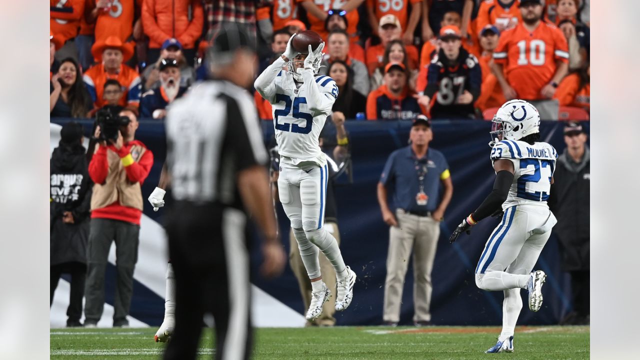 Colts: Nick Cross, Rodney Thomas II score interceptions off Justin Fields