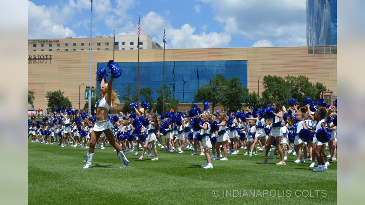 Indianapolis Colts junior cheerleaders shine in pregame performance