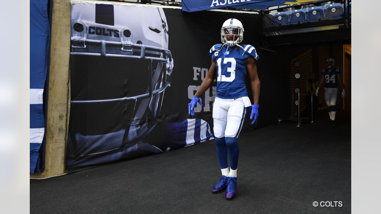 Indianapolis Colts officially re-sign WR T.Y. Hilton