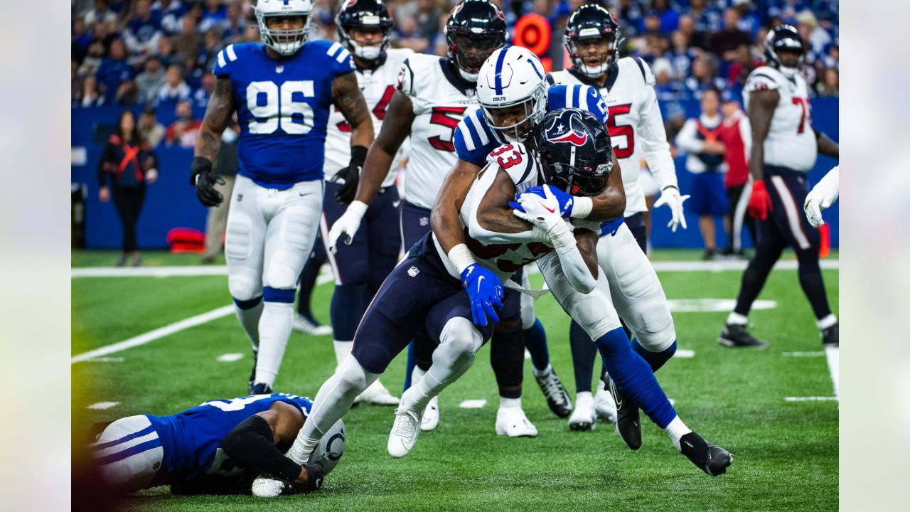 PFF Ranks Colts LB Bobby Okereke as the 36th Best NFL Free Agent of 2023  Offseason - Stampede Blue