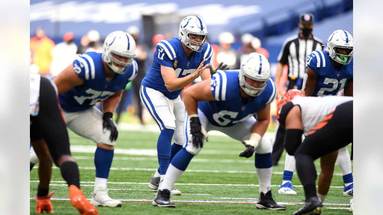 Indianapolis Colts battle Cincinnati Bengals at Lucas Oil Stadium