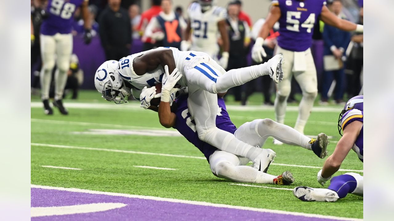 Reynoldsburg, Malone product Ashton Dulin celebrates first NFL TD