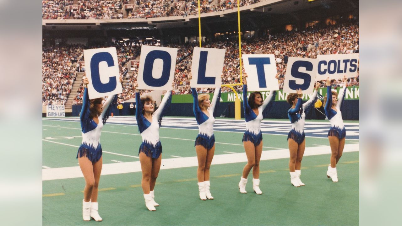 Colts cheerleaders unveil new uniforms