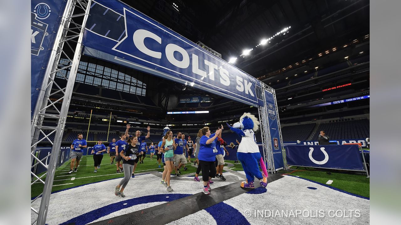 Indianapolis Colts 5k is back at Lucas Oil 