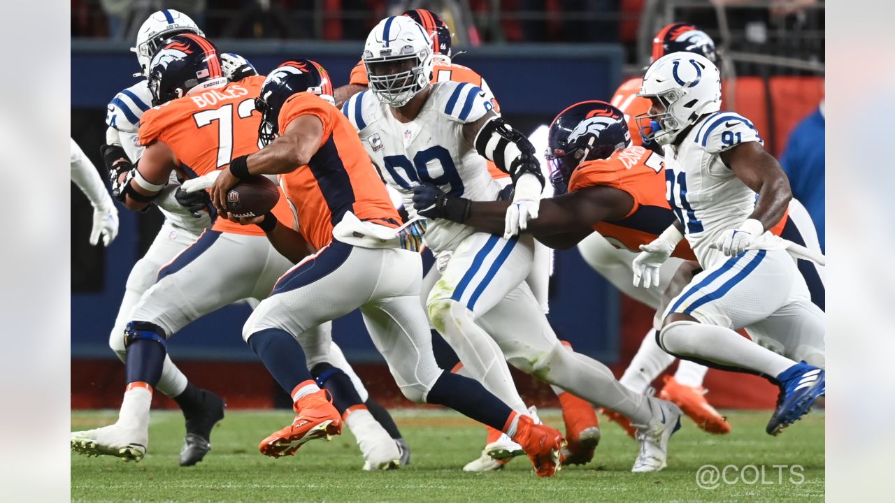 Pregame photos: Broncos arrive and prepare for Week 5 game vs. Colts on  'Thursday Night Football'