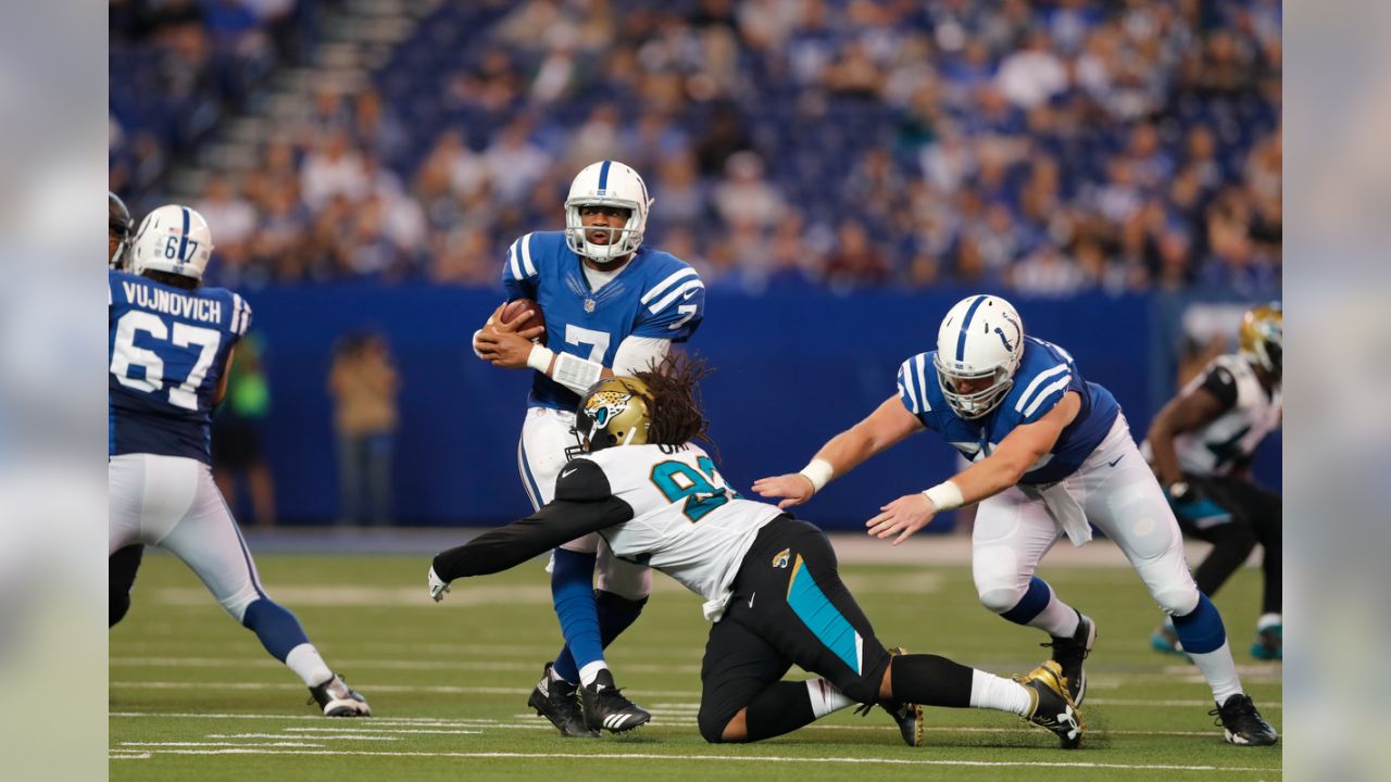 Colts warm up to face the Jacksonville Jaguars during NFL Week 17