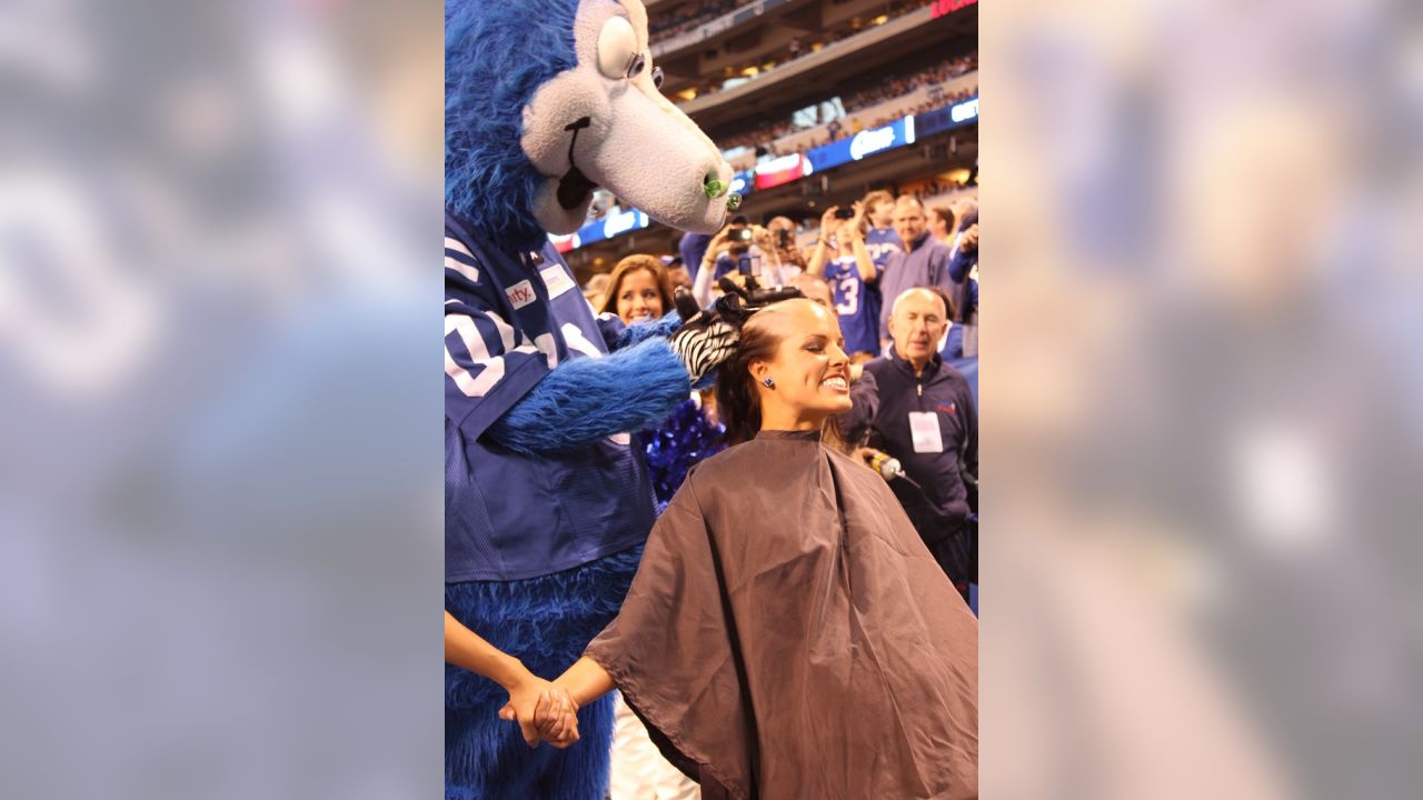 Indianapolis Colts Cheerleaders shave heads for a cause! - Science