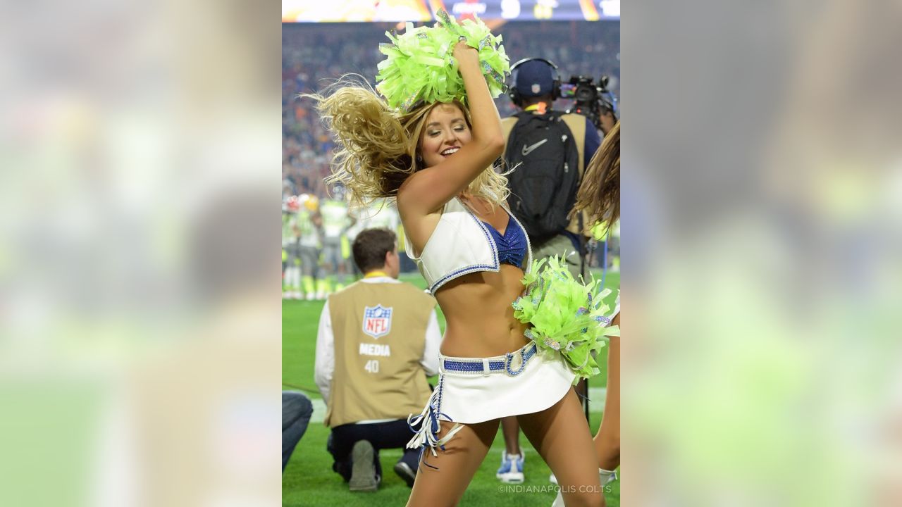 Natalie is the Dolphins Pro Bowl Cheerleader – Ultimate Cheerleaders