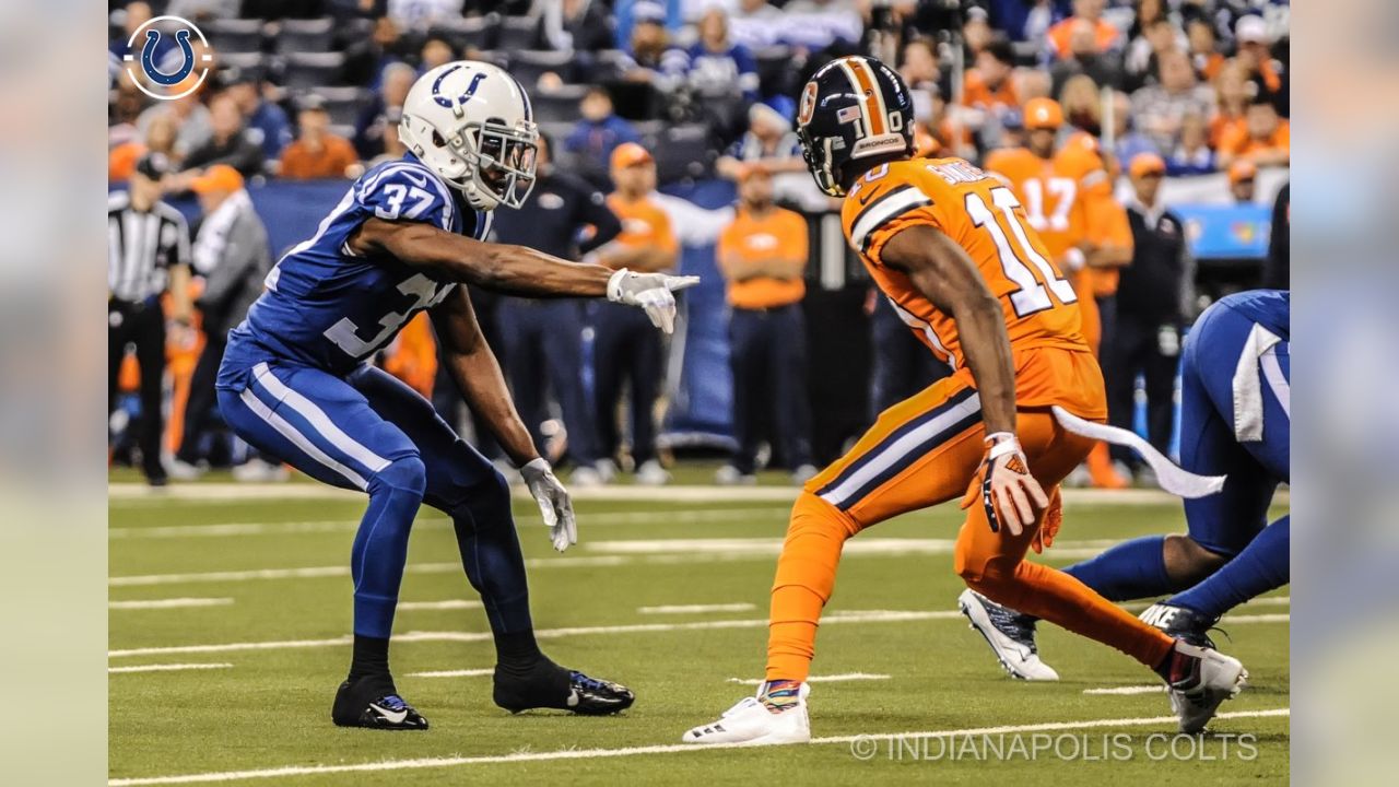 Indianapolis Colts cornerbacks Quincy Wilson (31) and Pierre Desir (35) as  the team practiced at the NFL team's facility in Indianapolis, Tuesday, May  21, 2019. (AP Photo/Michael Conroy Stock Photo - Alamy