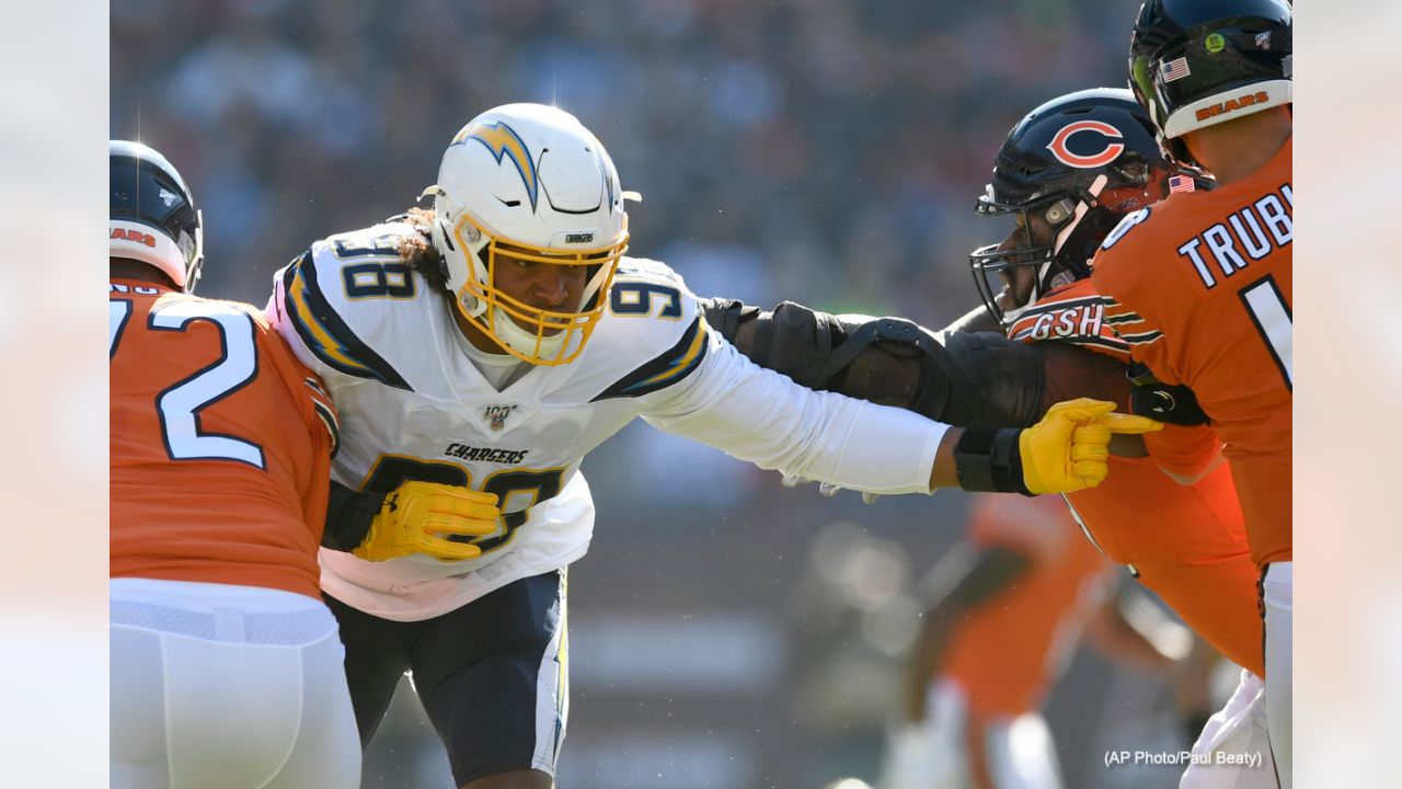 Cleveland Browns defensive end Isaac Rochell (98) rushes on