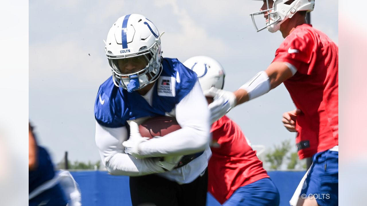 Colts Notebook: Ventrone discusses difficulty of life without Sanchez, Colts