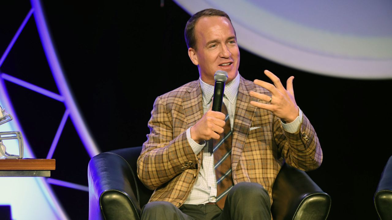 Colts Owner Takes Cheap Shot at Manning, Fox