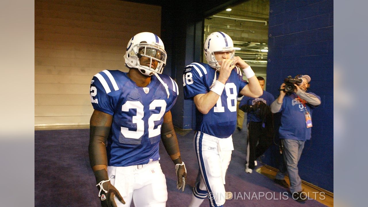 Edgerrin James, Chris Hinton named semi-finalists for Pro Football Hall of  Fame Class of 2017 - Stampede Blue