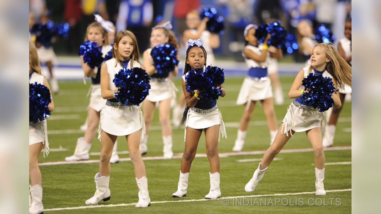 Indianapolis Colts junior cheerleaders shine in pregame performance