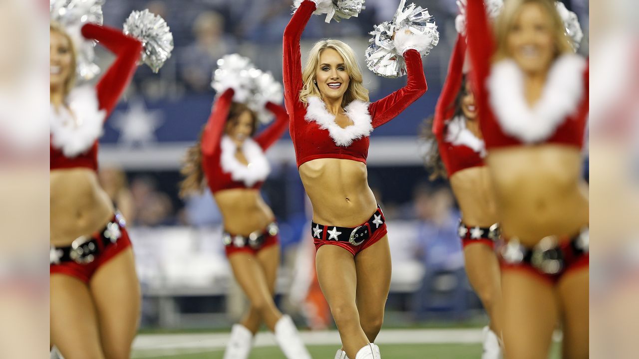 Dallas Cowboys Cheerleaders - Jumping for joy because Christmas is just ☝️  week away!!