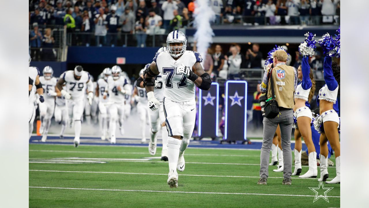 Arlington, United States. 02nd Jan, 2022. Dallas Cowboys Ceedee Lamb makes  a catch against the Arizona Cardinals during their NFL game at AT&T Stadium  in Arlington, Texas on Sunday, January 2, 2022.